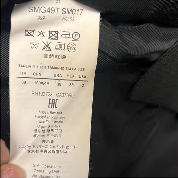 Armani Collezioni Women's Elegant Black Suit Jacket size 2 - Picture 5 of 7